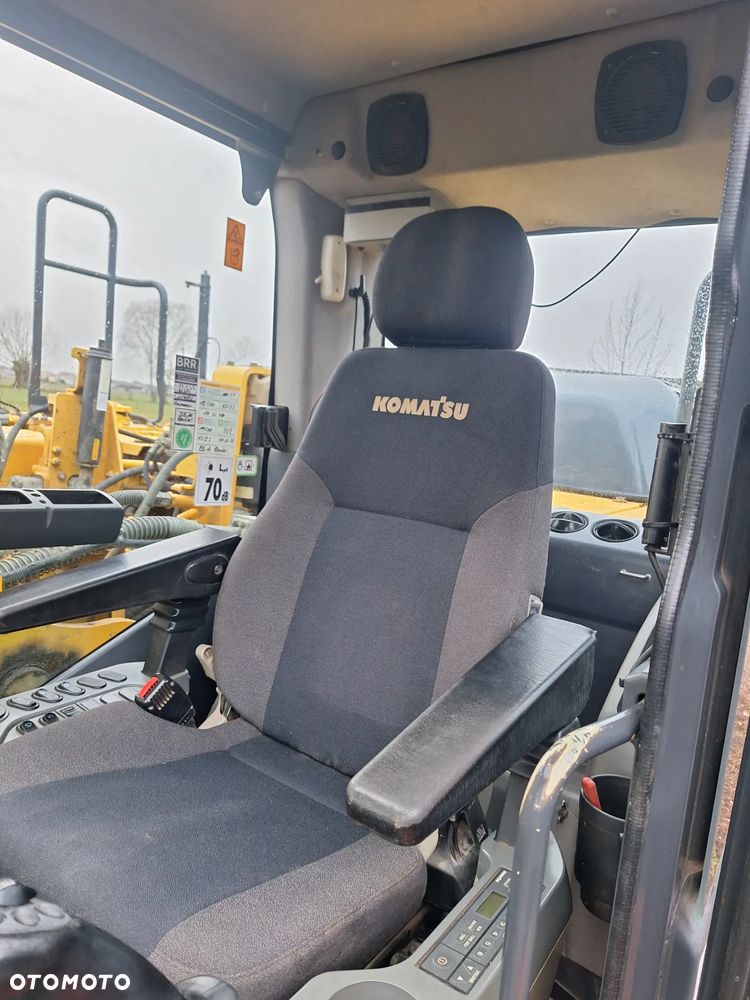 Komatsu PC240NLC-10 - 8