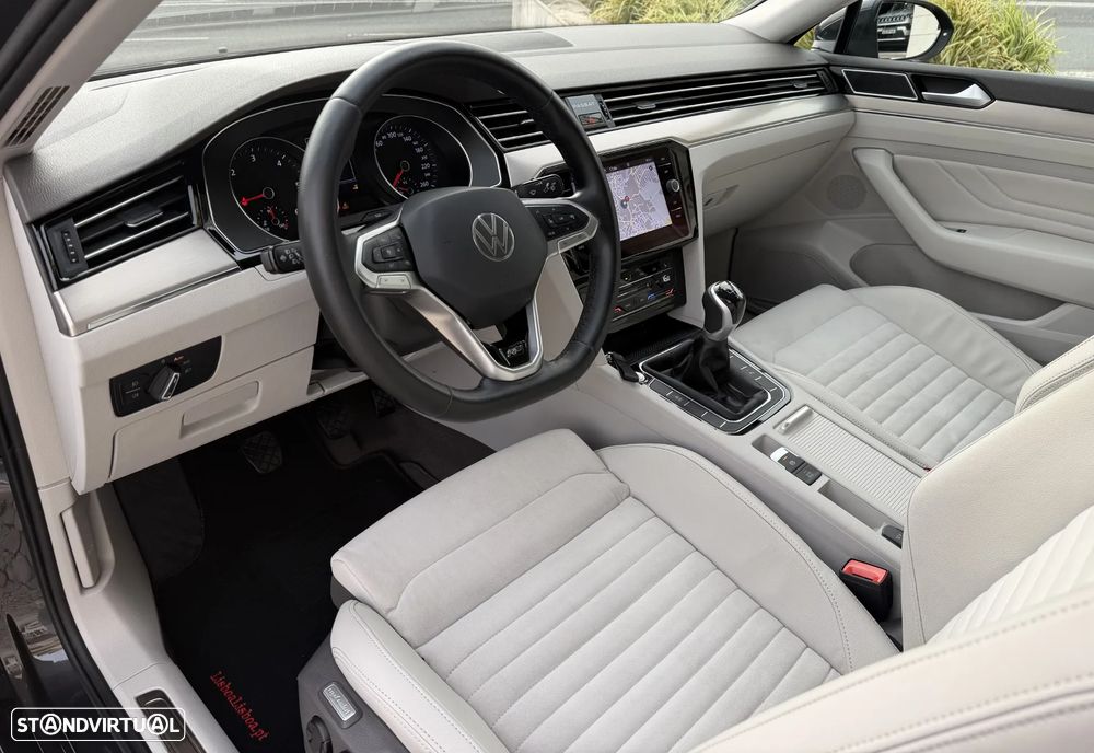 VW Passat 2.0 TDI Highline - 14