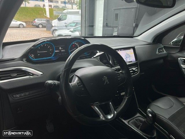 Peugeot 2008 1.2 PureTech Allure - 7