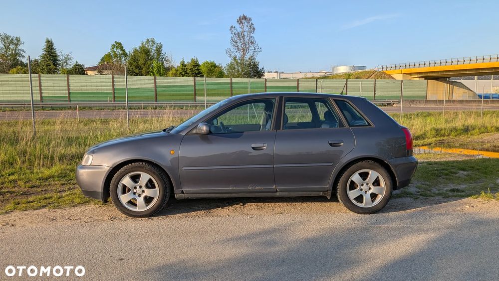 Audi A3 Sportback - 1