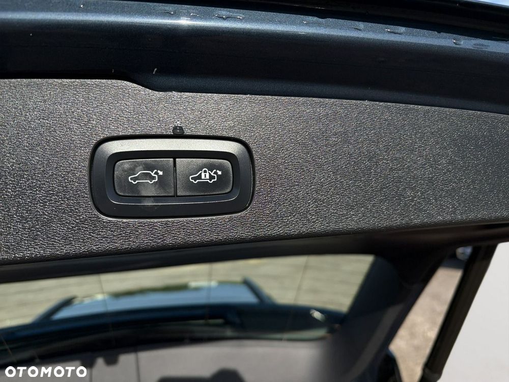 Volvo V60 B4 D Momentum Pro - 27