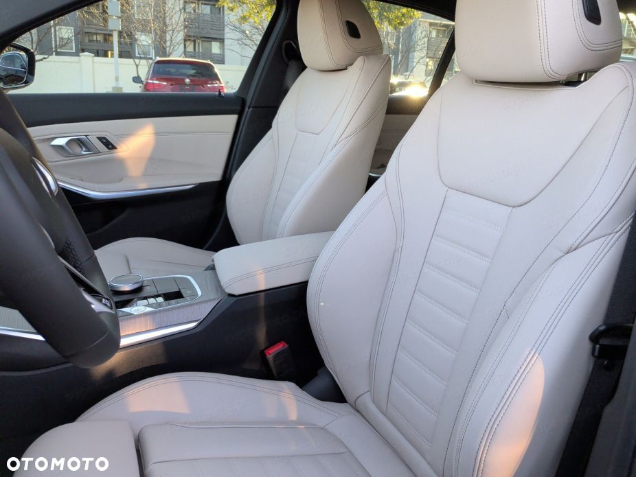 BMW Seria 3 320i M Sport - 4