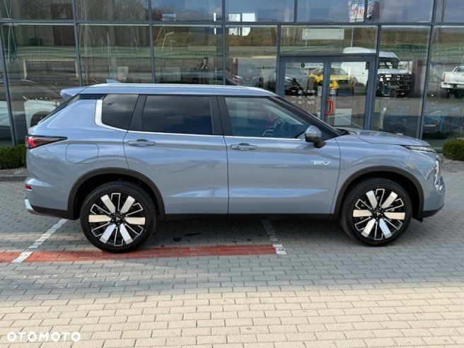 Mitsubishi Outlander - 7