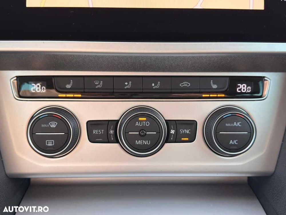 Volkswagen Passat - 25