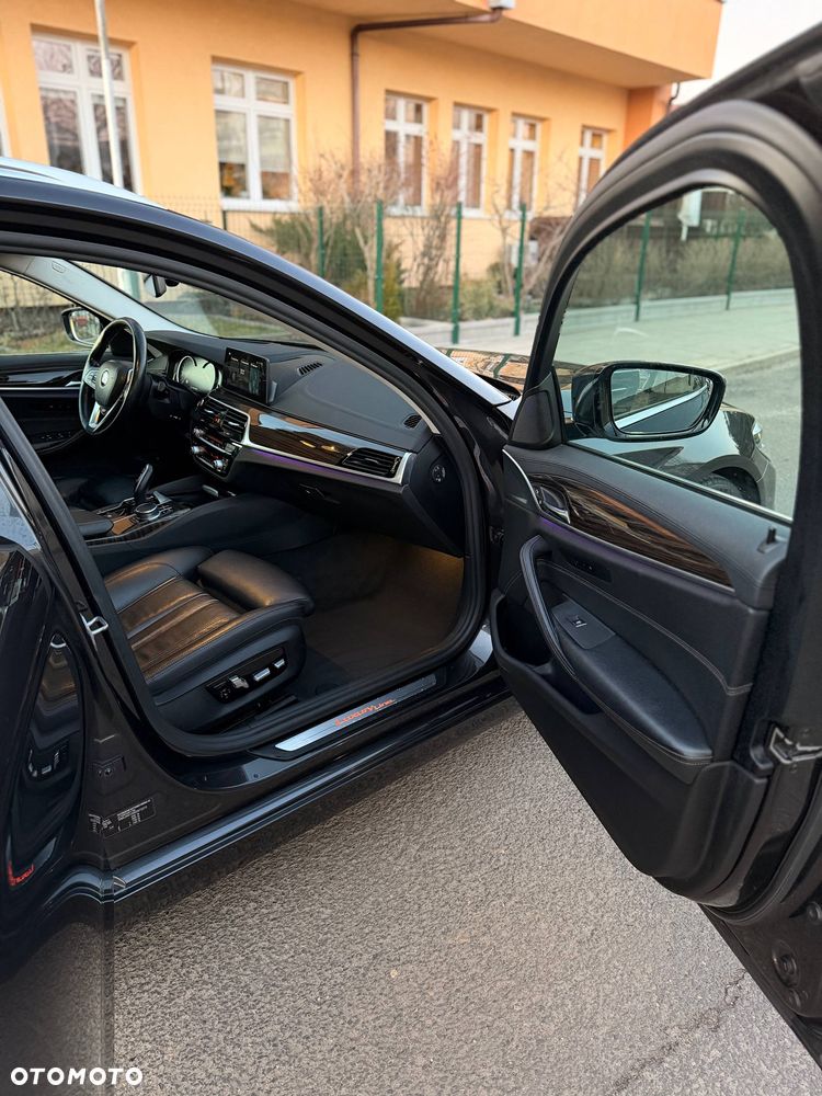 BMW Seria 5 530d xDrive Luxury Line sport - 8