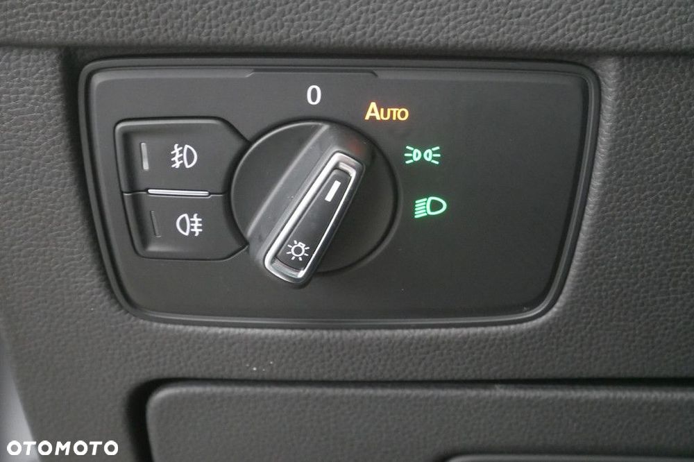 Volkswagen Passat Variant 2.0 TSI Elegance DSG - 32