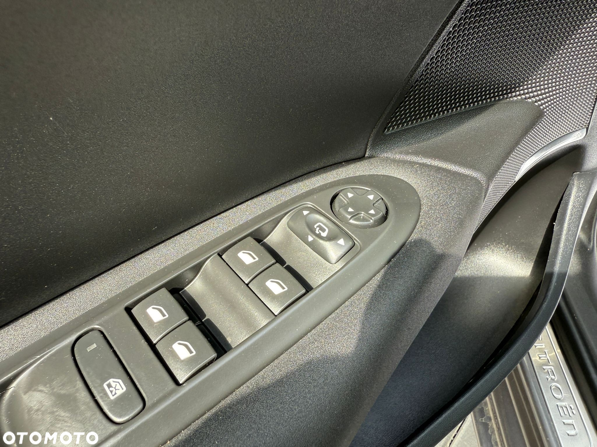 Citroën C4 PureTech e-THP 130 Exclusive - 22