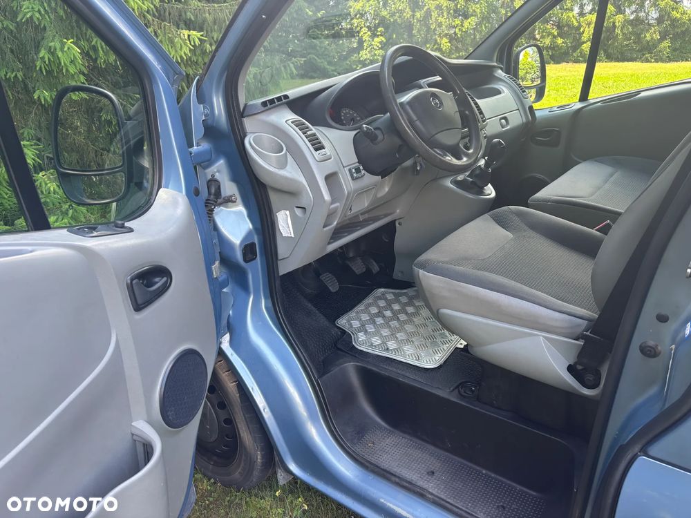 Opel Vivaro - 11