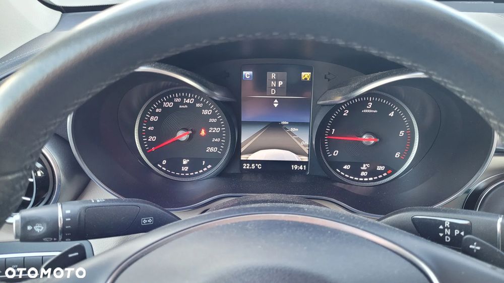 Mercedes-Benz GLC - 32