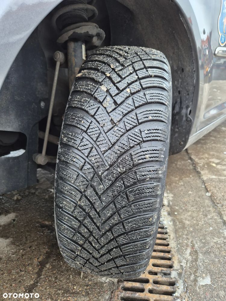 Volkswagen Touran - 15