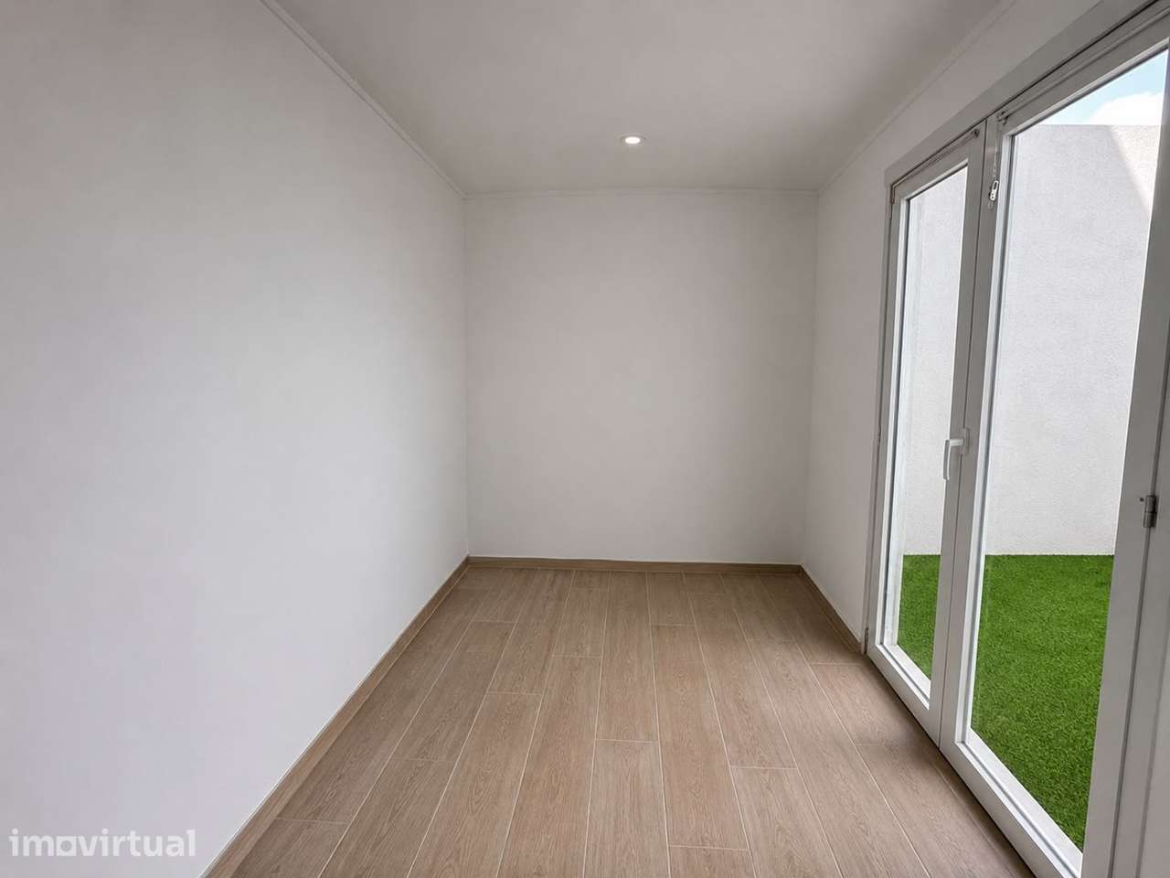 T2 - Terraço c/20m² - Baixa da Banheira - Grande imagem: 3/7