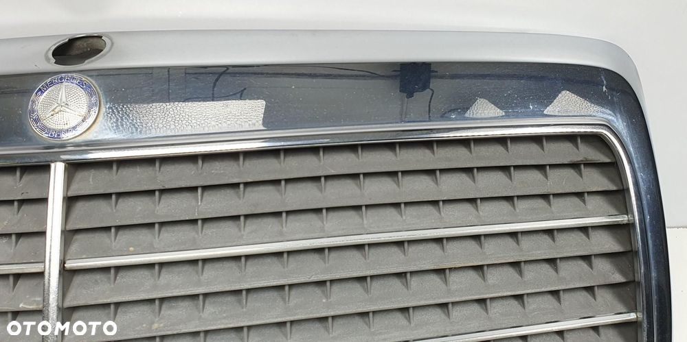 GRILL ATRAPA MERCEDES W124 - 8