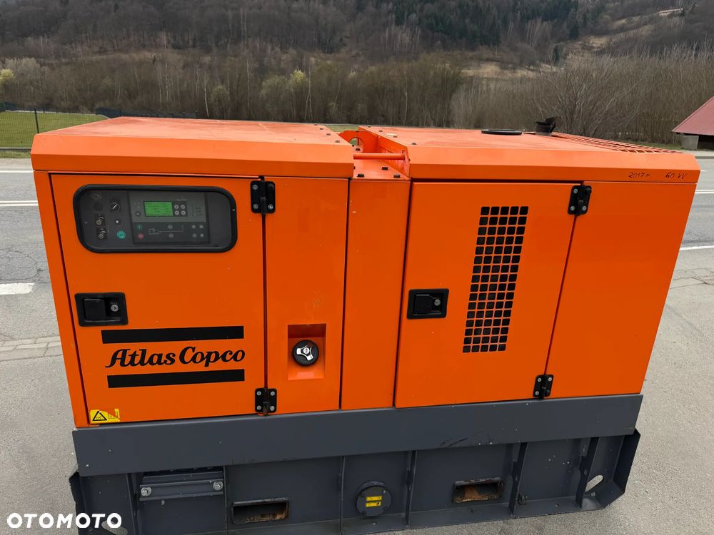 Atlas Copco QAS 60 ST3 Agregat Prądotwórczy Wyciszony GENERATOR 60 KW 2018r. JAK NOWY z Norwegii 5474 mtg Silnik PERKINS 4 cylindry. Prądnica Leroy-Somer. Maszyna działa wzorowo! Nie posiada ani deka zniszczeń! Pochodzi z Upadłośći Norweskiej. Okazja pełny ORYGINAŁ. Maszyna po serwisach w autoryzowanym oddziale. Kolejny serwis dopiero za 2 tysiące mtg. Agregat Gotowy do pracy!! - 22