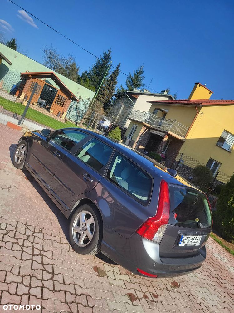 Volvo V50 D2 Momentum - 4