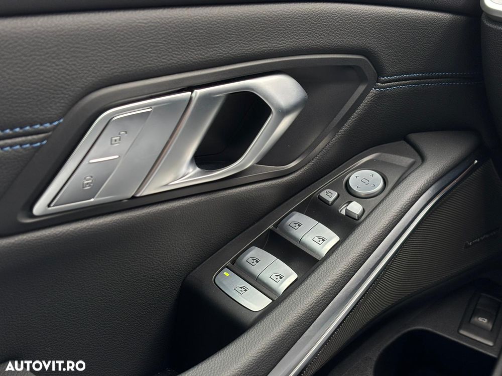 BMW Seria 3 330i xDrive Aut. - 14