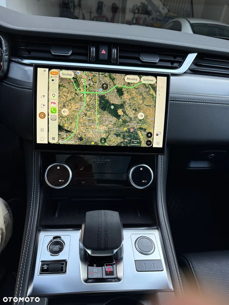 Jaguar F-Pace 2.0 P250 mHEV AWD R-Dynamic S - 32