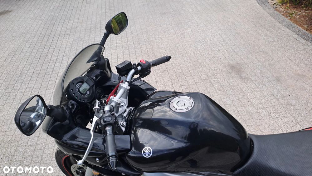Yamaha FZ - 25