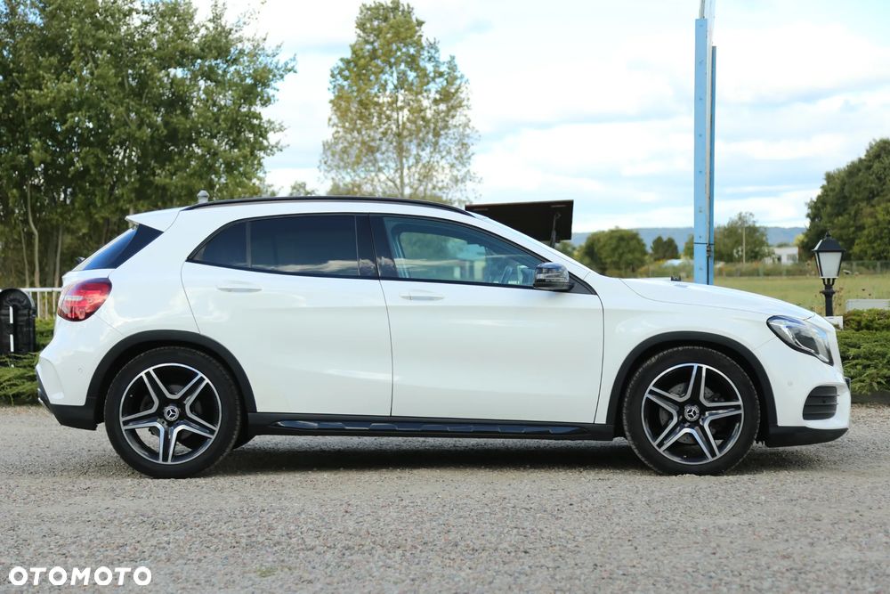 Mercedes-Benz GLA - 4