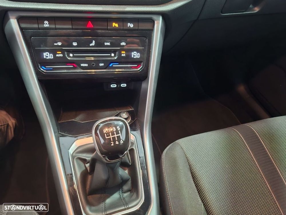 VW T-Roc 1.0 TSI Urban - 16