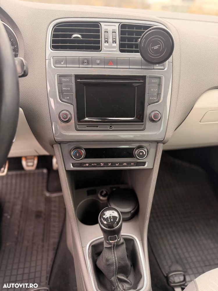 Volkswagen Polo - 12