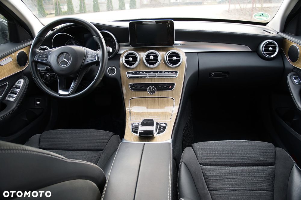 Mercedes-Benz Klasa C 180 7G-TRONIC Exclusive - 17