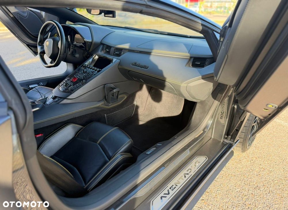 Lamborghini Aventador - 13
