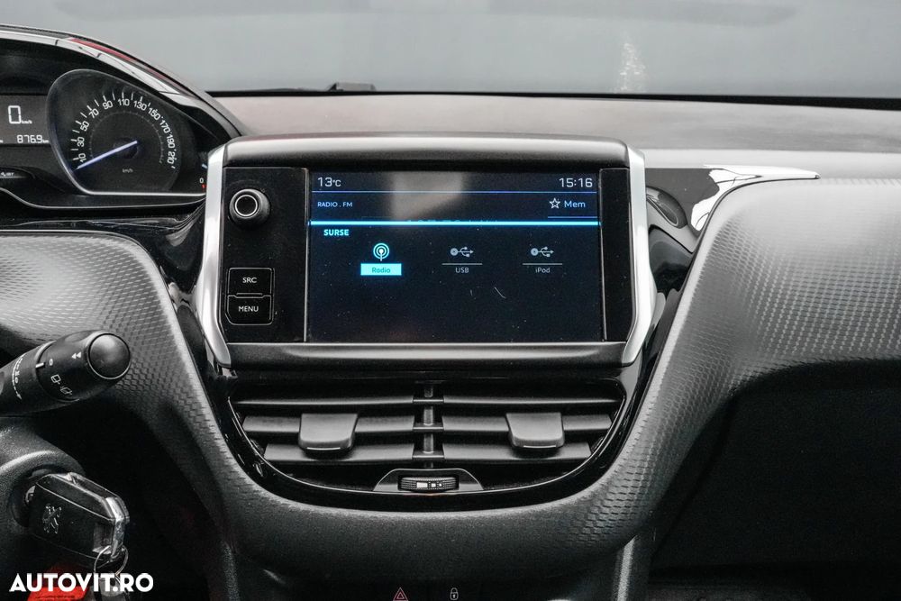 Peugeot 2008 BlueHDi 100 STOP & START Allure - 19