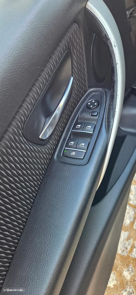 BMW 320 d xDrive Auto - 15