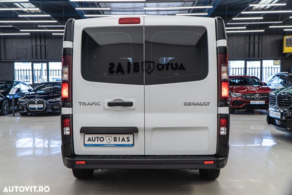 Renault Trafic 2.0 Blue dCi 110 S&S L2 8+1 Life - 26