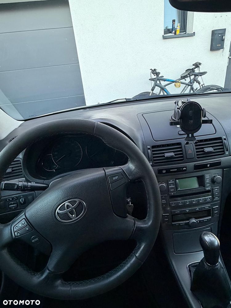 Toyota Avensis 1.8 VVT-i Luna - 6
