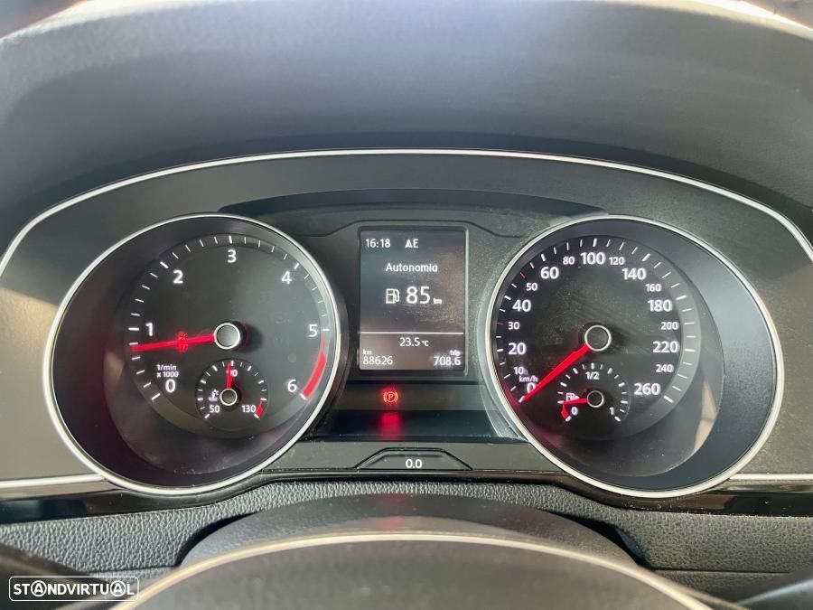 VW Passat 1.6 TDI BlueMotion - 13