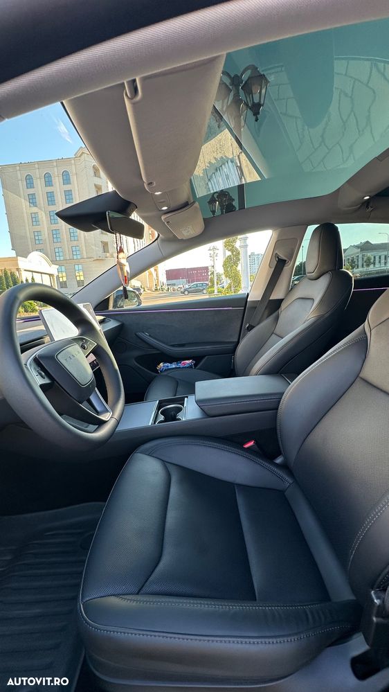 Tesla Model 3 - 9