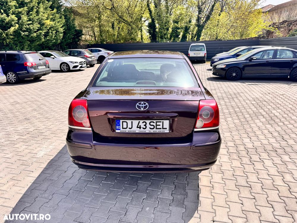 Toyota Avensis 2.0 Luxury - 3