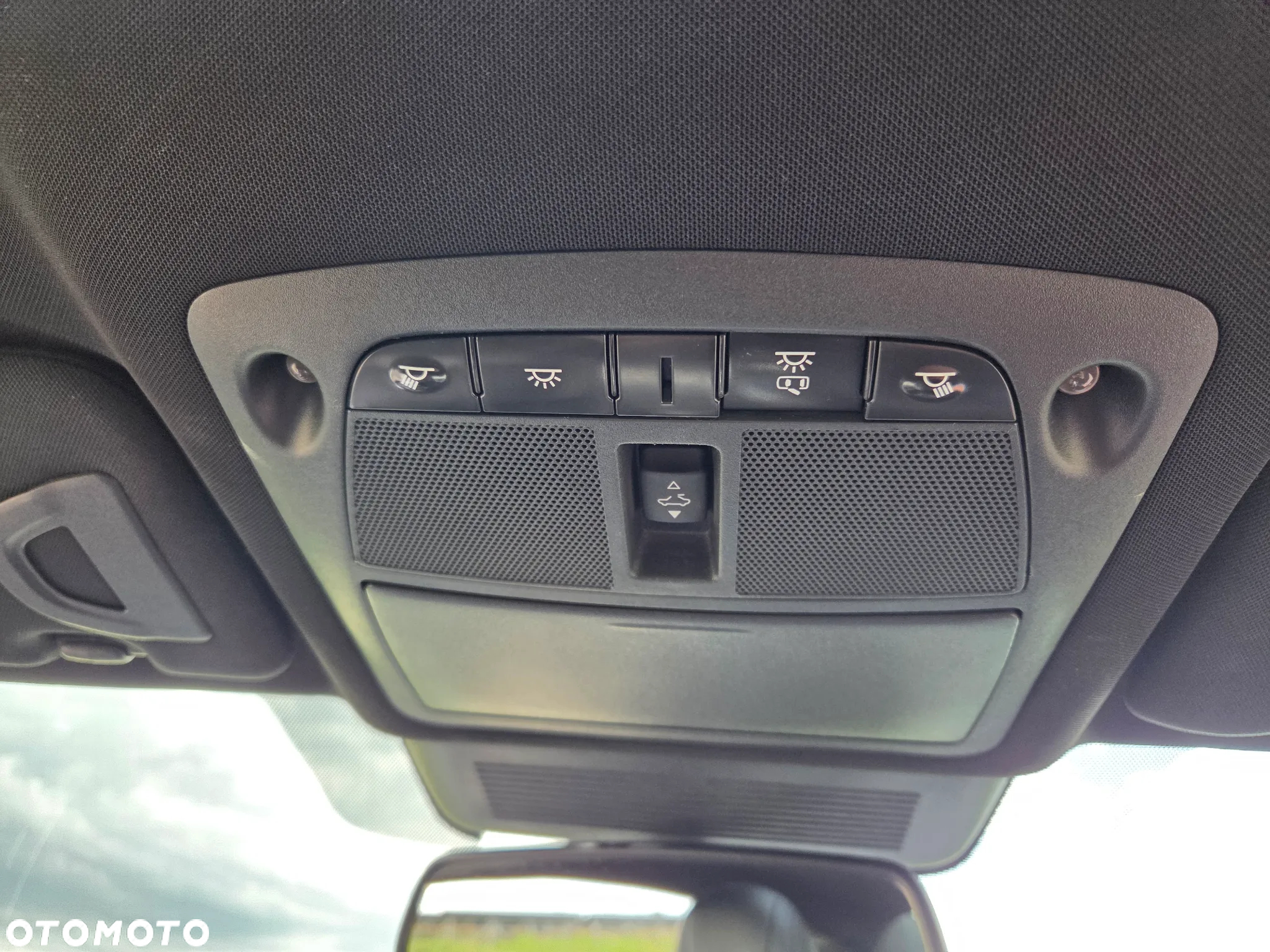 Infiniti Q60 3.0t AWD Sport Tech - 24