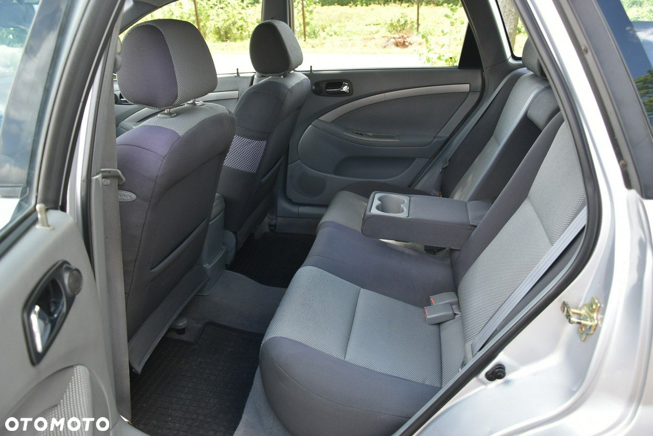 Chevrolet Nubira 1.8 Kombi CDX - 10