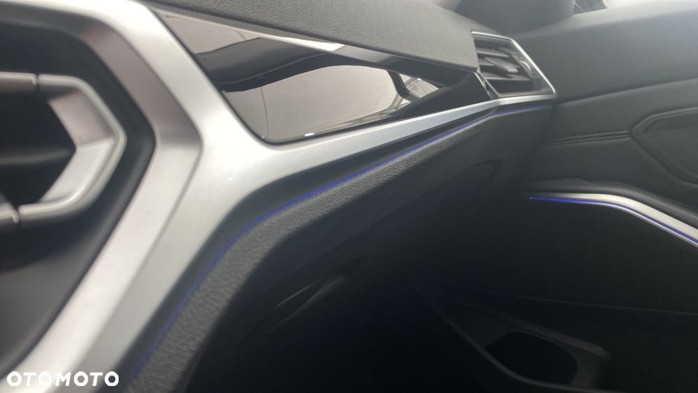 BMW Seria 3 318d Sport Line - 25