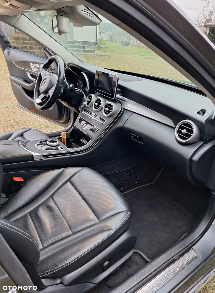 Mercedes-Benz Klasa C 300 7G-TRONIC - 9