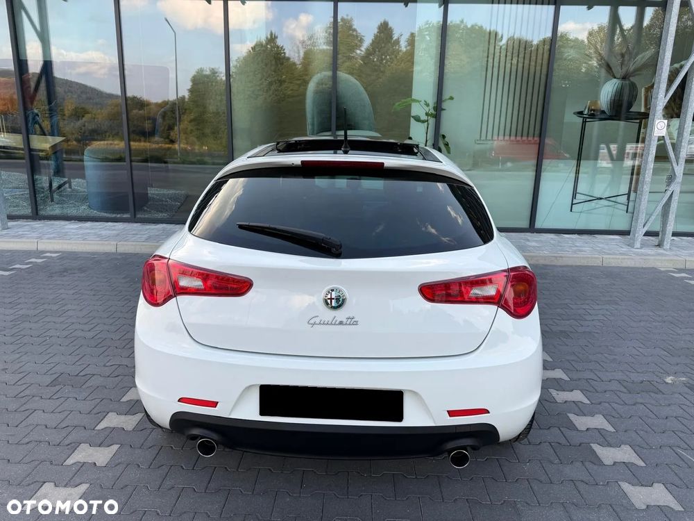 Alfa Romeo Giulietta 2.0 JTDM 16V - 9