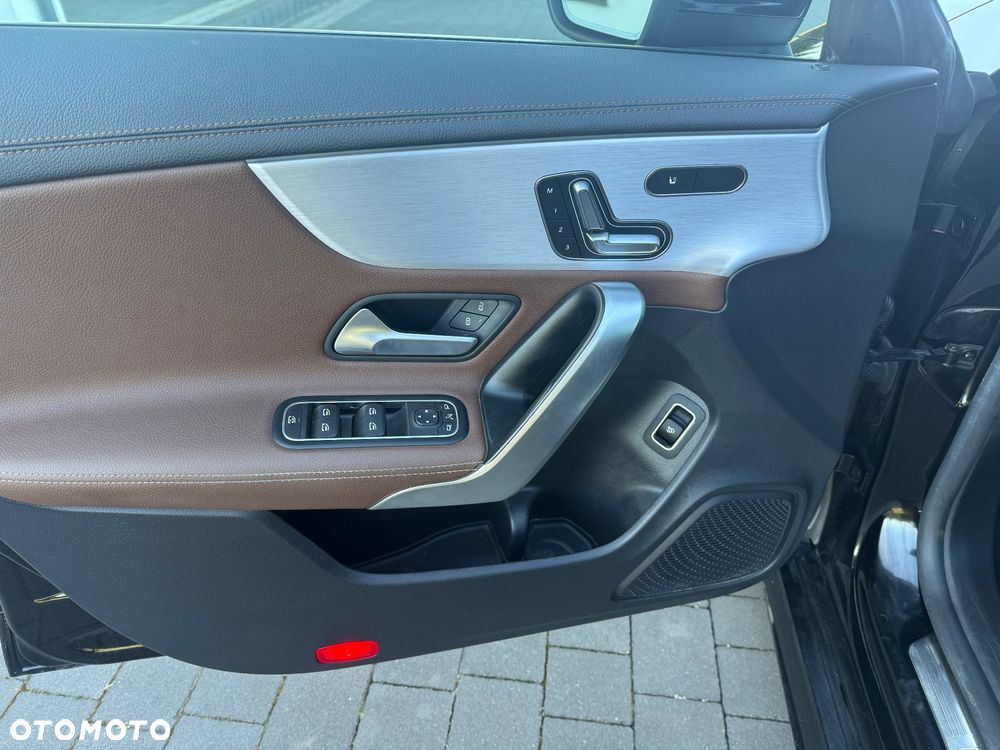 Mercedes-Benz CLA 250 4Matic 7G-DCT AMG Line - 13