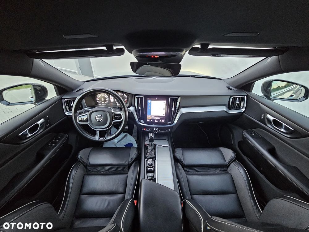 Volvo V60 D3 Geartronic R-Design - 29