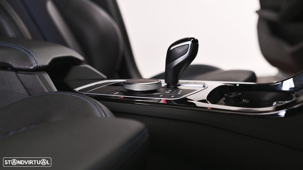 BMW 116 d Pack Desportivo M Auto - 50