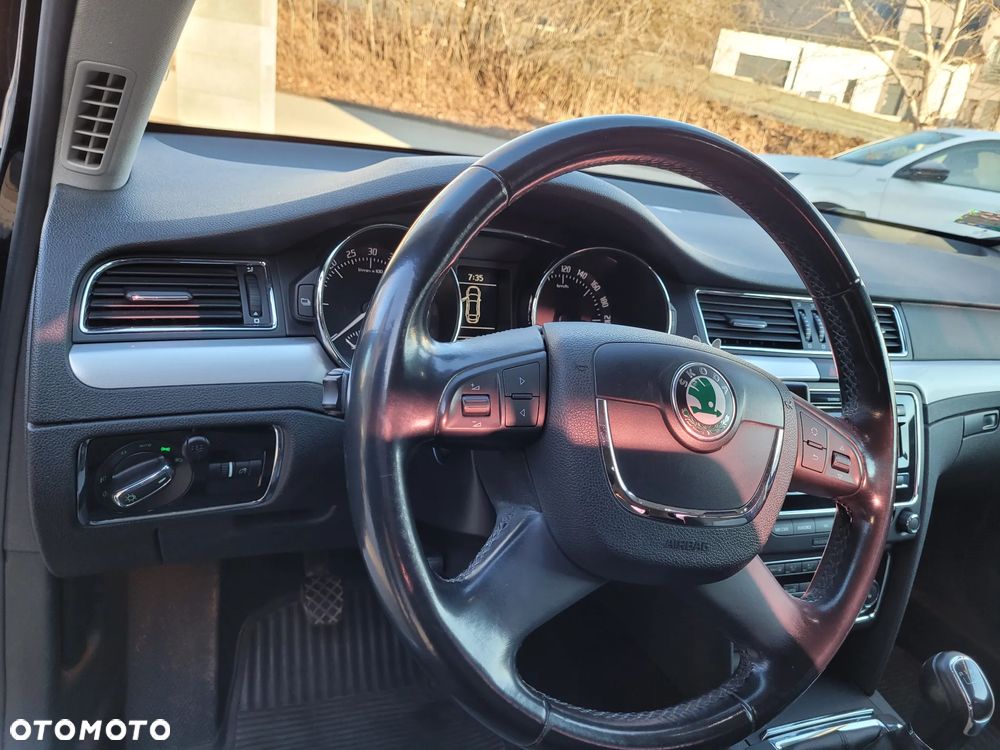 Skoda Superb 2.0 TDI Ambition - 8