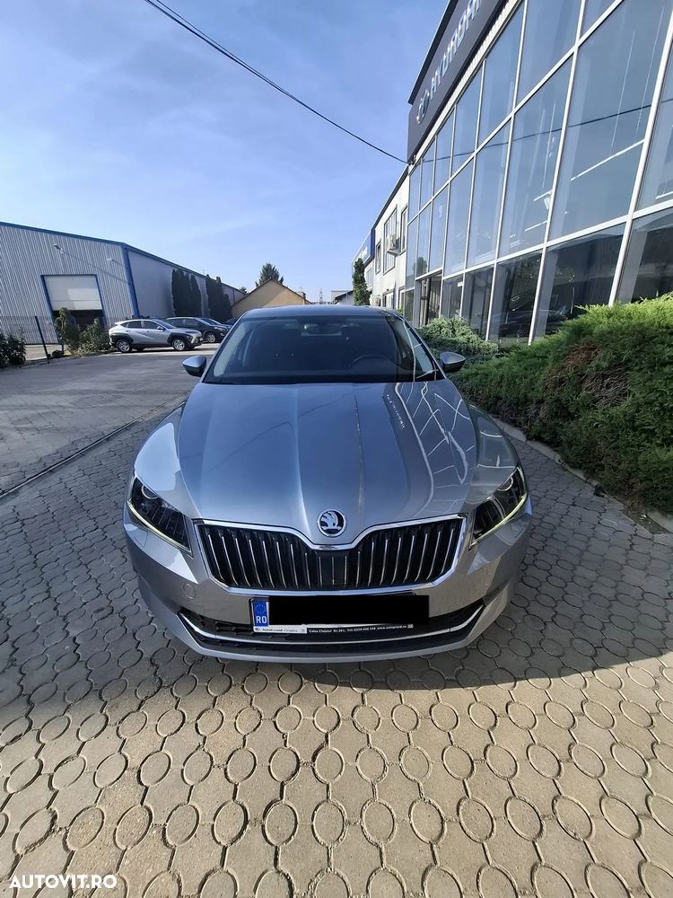 Skoda Superb 2.0 TDI DSG Style - 1