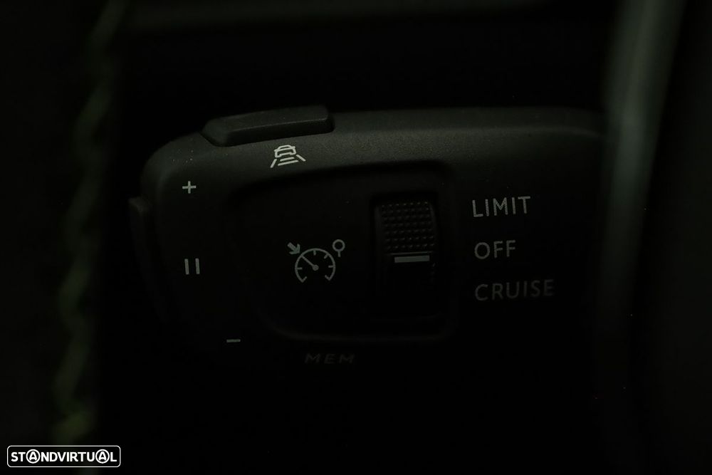Peugeot e-2008 50 kWh GT - 19