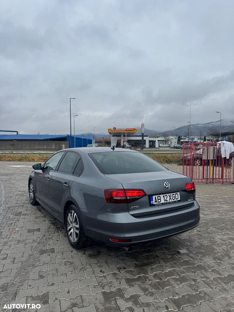 Volkswagen Jetta 1.2 TSI Comfortline - 2