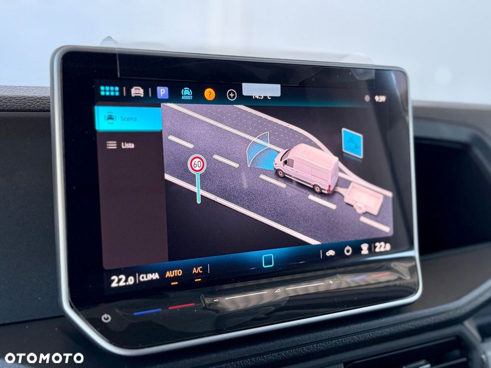 Volkswagen Crafter 35 Furgon z wysokim dachem silnik: 2,0 l EU6 SCR 177 KM / skrzynia biegów: Przedni napęd manualna 6-biegowa rozstaw osi: 4490 mm - 33