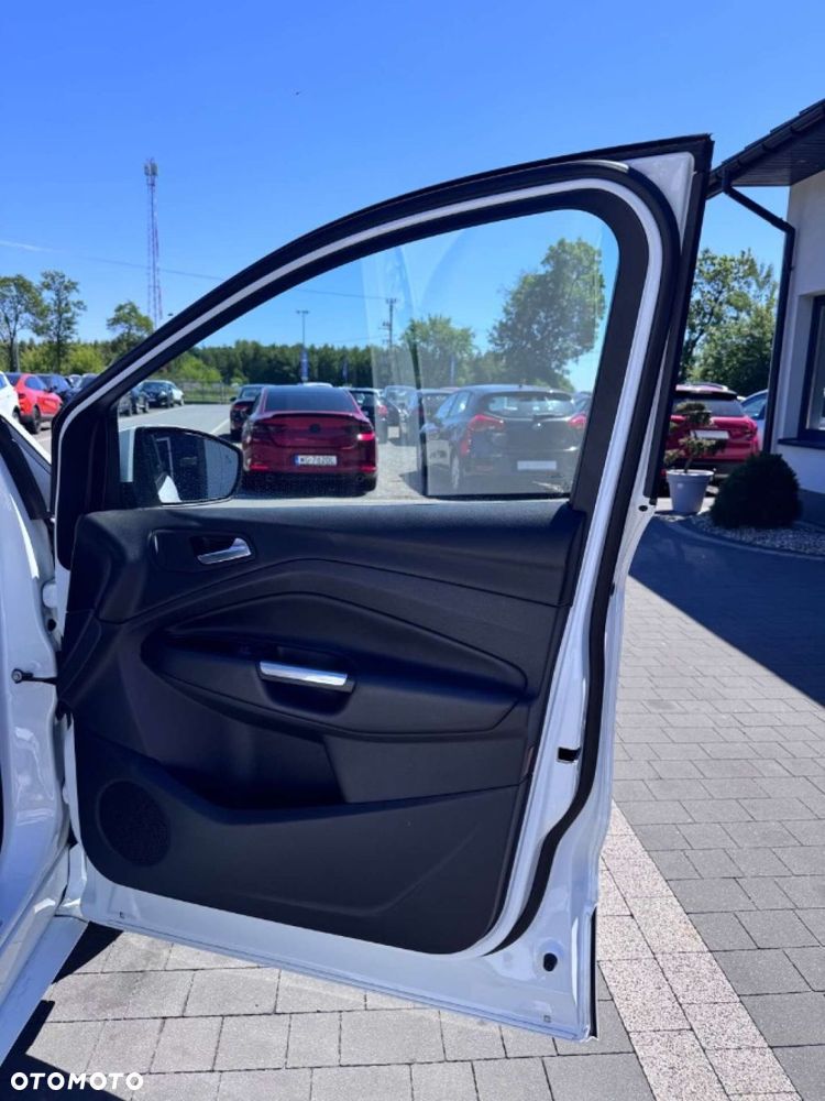 Ford Kuga - 37