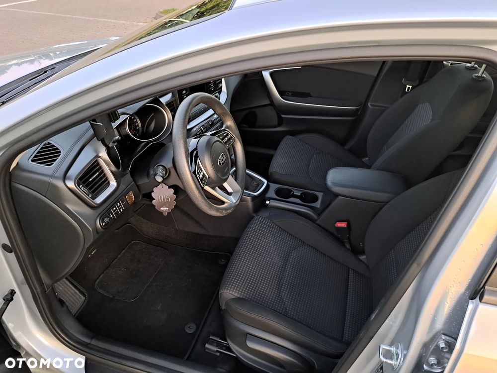 Kia Ceed - 7