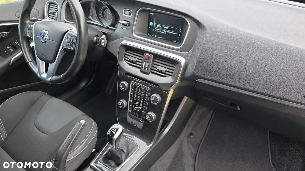 Volvo V40 D2 Drive-E Momentum - 31