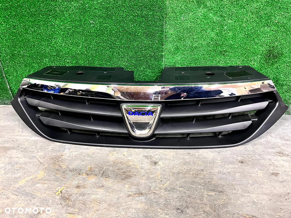 DACIA LODGY DOKKER GRILL ATRAPA CHŁODNICY ZDERZAKA Z CHROMEM JAK NOWA ZAMIENNIK 623104478R 623824490R